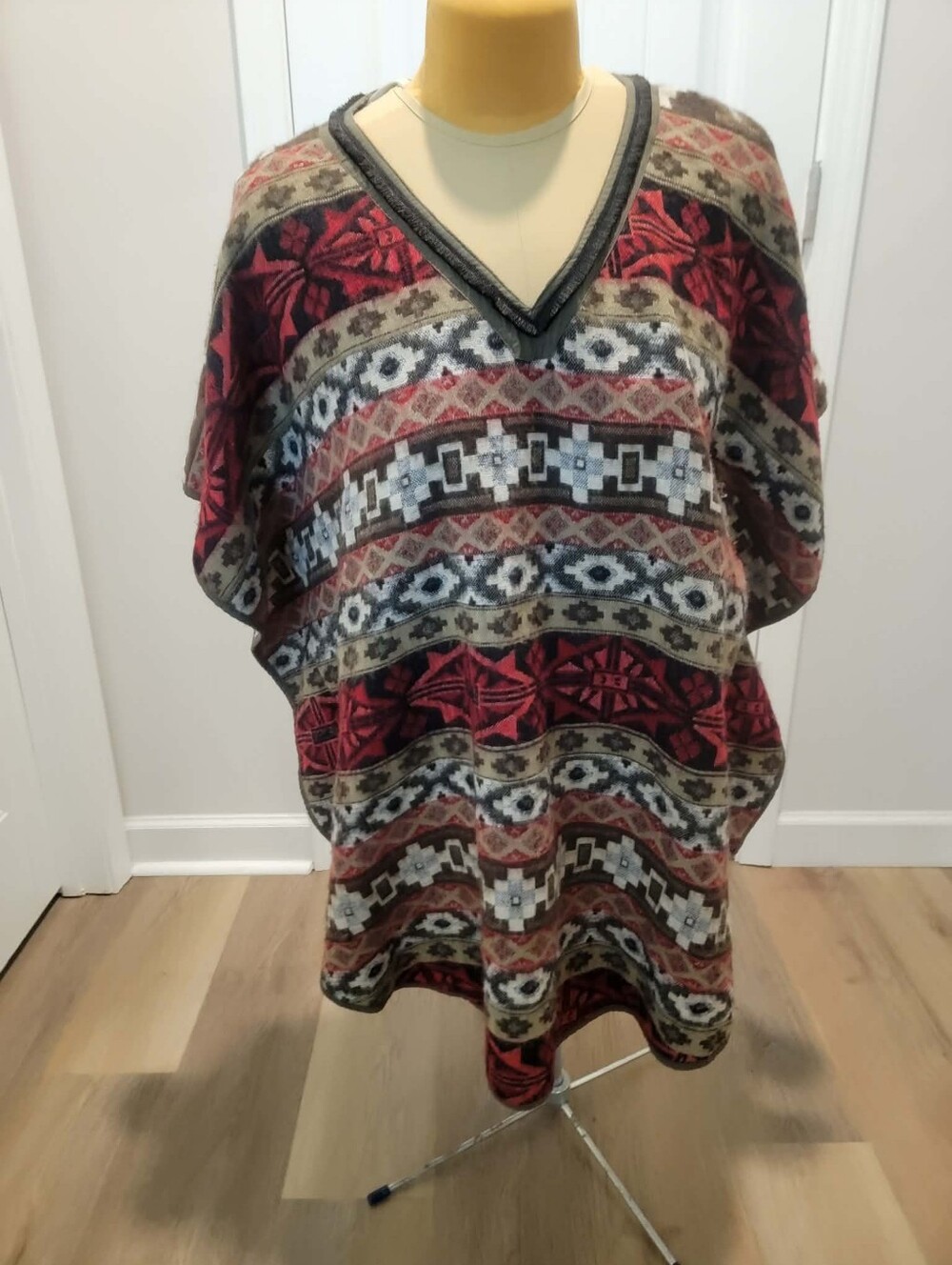 Native Tribal 100% Acrylic Knitw/Decorative Edge Trimmed V-Neck Poncho